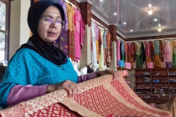 Songket Pandai Sikek menjamah pasar luar negeri