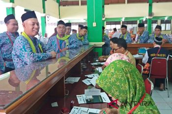 34.111 calon haji diterbangkan dari Bandara Adi Soemarmo