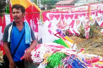 Jelang HUT RI, penjual bendera mulai marak di Gumas