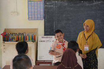 Pemkot Batam belum pertimbangkan penambahan rombongan belajar