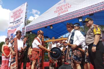 Festival Tenun Ikat Sumba berdampak ganda