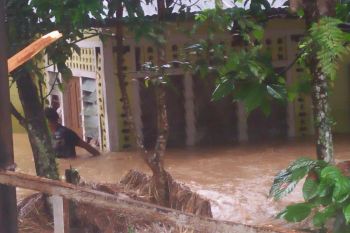 Banjir bandang hantam Kampung Dalam Padang Pariaman