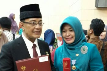 Ketua TPPKK Agam Menerima Penghargaan MKK