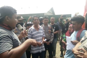 Masyarakat demo perusahaan milik WNA di Luwuk