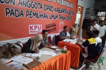 13 parpol daftarkan bacalegnya di KPU Buton