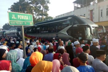 Diiringi takbir dan azan warga lepas 296 jamaah calon haji Payakumbuh