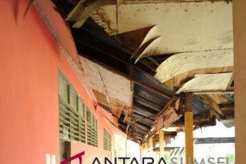 Bangunan SDN 1 Bingin Teluk Muratara memprihatinkan
