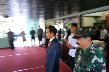 Presiden minta Babinsa redam penyebaran hoaks