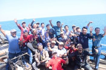 KRI Dewaruci "Joy Sailing" dengan praktisi media