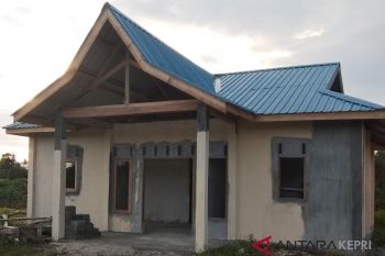 LSM temukan bangunan desa terbengkalai