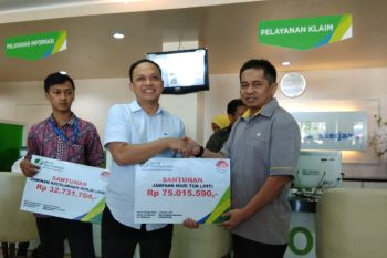 Kepala BPJS ketenagakerjaan Makassar beri santunan