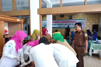 Kejari Solok sunat massal gratis 15 anak dari keluarga kurang mampu