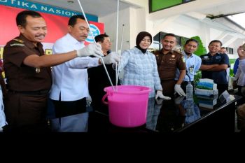 Sabu 1,16 kg tangkapan Bea Cukai Tanjung Emas dimusnahkan
