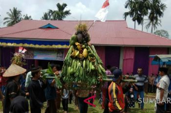 Warga Jawa di Solok Selatan gelar sedekah bumi