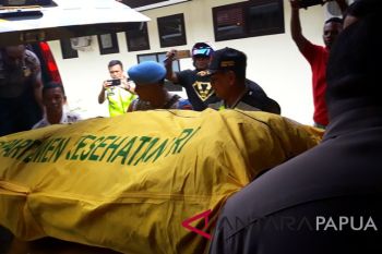 Jenazah Brigpol Kbarek dievakuasi ke Jayapura