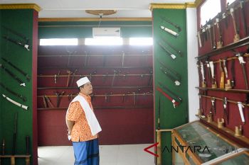 Museum keris di masjid