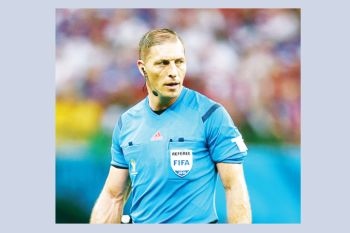 Nestor Pitana sempat bekerja sebagai figuran sebelum memimpin final Piala Dunia
