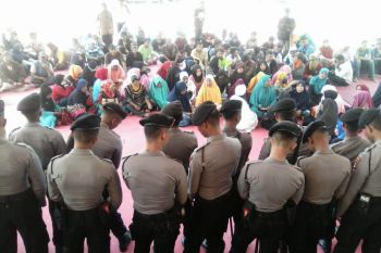 Masyarakat demo DPRD Parigi Moutong tolak hasil pilkada