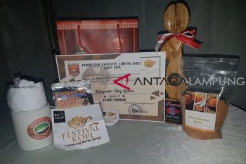 Waykanan gratiskan minum kopi di anjungan Lampumg Fair