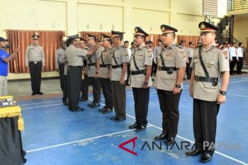 Wakapolres Jayawijaya dan tiga pejabat dimutasi