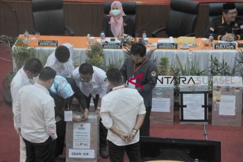 Kotak suara kardus hemat anggaran 30 persen