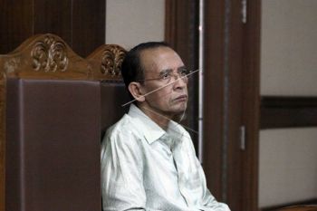 KPK lelang kain kiswah milik Suryadharma Ali