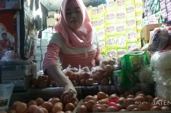 Harga daging ayam dan telur kembali merangkak naik
