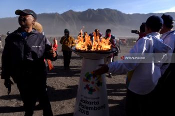 Asian Games Torch Relay Proceeds to MT Bromo