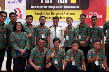 Serikat pekerja industri semen kongres di Padang