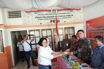 KPU Tetapkan Evanglien-John Bupati Sitaro terpilih
