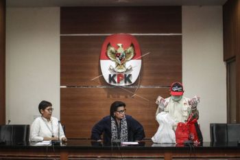 Bupati Lampung Selatan ditetapkan sebagai tersangka suap