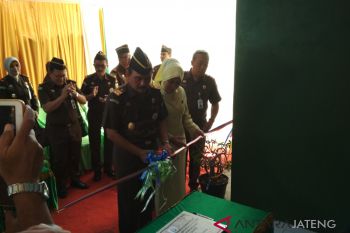 Kejaksaan Pati Bedah Rumah Tidak Layak Huni