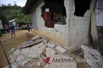Kisah pendaki, hujan batu  disertai longsor di Rinjani saat gempa
