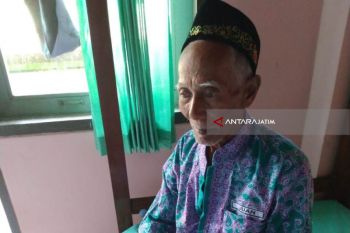 Buruh Tani Probolinggo Berangkat Haji