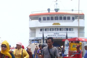 Penyeberangan Jepara-Karimunjawa lancar
