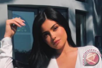 Kylie Jenner tonjolkan kecantikan alami dengan membuang  semua filler