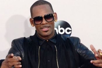 R. Kelly bantah tuduhan lewat lagu berjudul "I Admit"