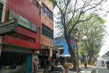 Omset terus menurun, toko banyak tutup