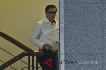 KPK PERIKSA MENKUMHAM