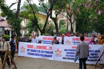 Massa GARDA API unjuk rasa, polisi kawal ketat