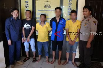 Empat maling baterai alat berat ditangkap Polisi Bartim