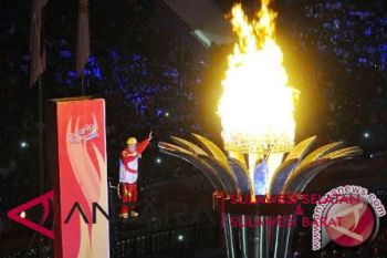 Obor Asian Games diarak pinisi di Sulsel