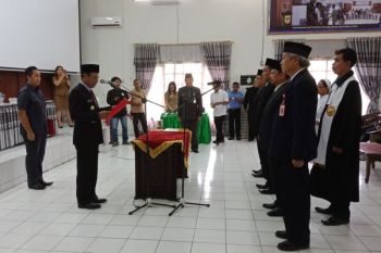 Bupati Gumas minta Direksi baru PDAM tingkatkan pelayanan