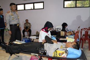 Polres Way Kanan gelar donor darah