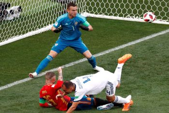 Kalahkan Spanyol Rusia melaju ke perempat final