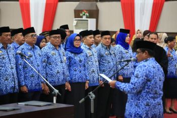 Gubernur lantik pegawai pastikan kelancaran pelayanan publik