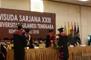 201 mahasiswa Univeritas Sulawesi Tenggara diwisuda