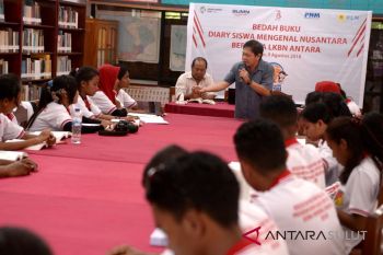 BUMN HADIR - BUMN buka wawasan SMN 2018 lewat bedah buku