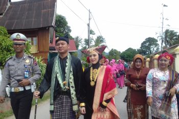Kapolres Arosuka dianugerahi gelar Datuak Tan Majo Basa
