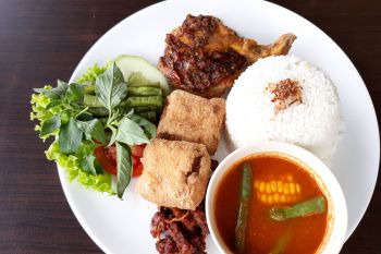 Kuliner lezat menggoda di Tamken Resto